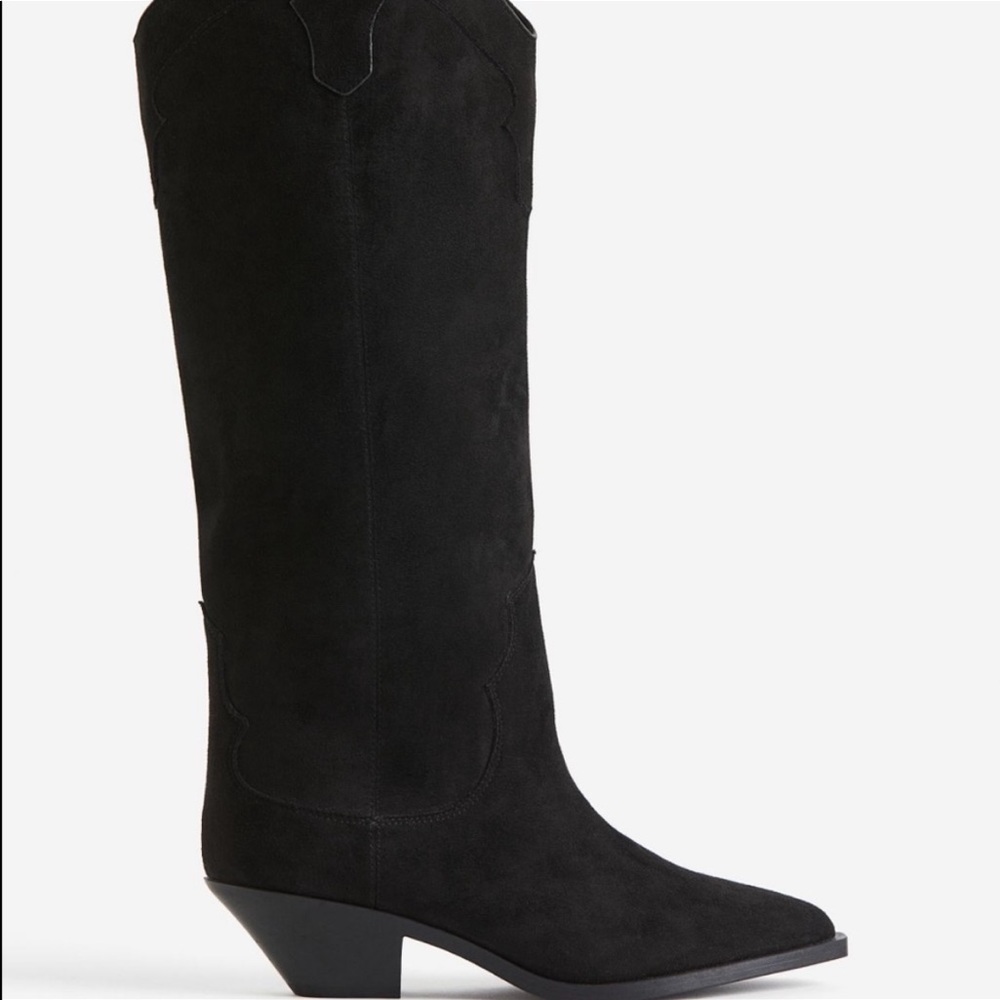 Black cowboy boots perfect for eras tour